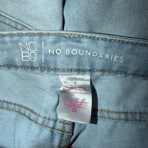 No Boundaries Women's Light Wash Denim Jeans - Pale Blue